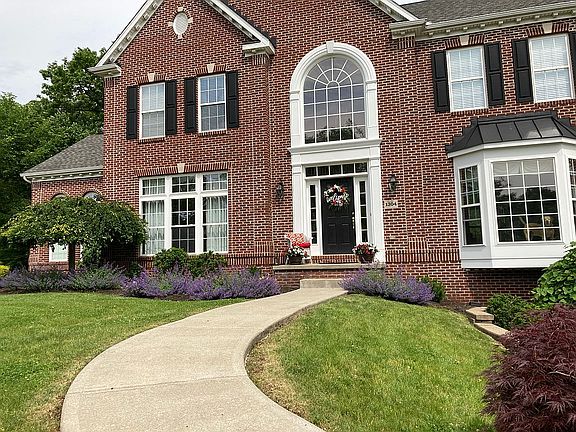 3rd image of 1304 Hidden Canyon Ct