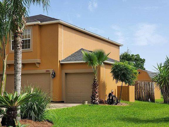 3rd image of 2816 Woodstone Dr