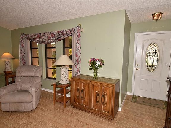 4th image of 2 Mark Twain Ln