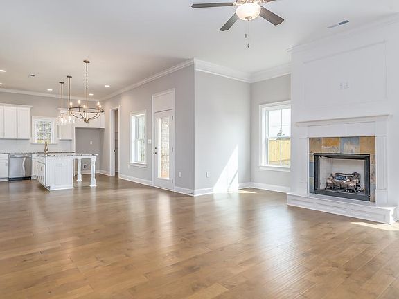 3rd image of 334 Anna Dora Way