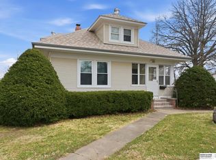 731 S Jackson St, Papillion, NE 68046