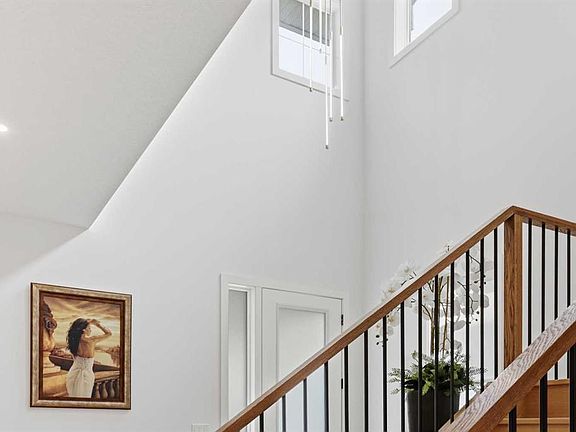 5th image of 44 E Ranchers Way