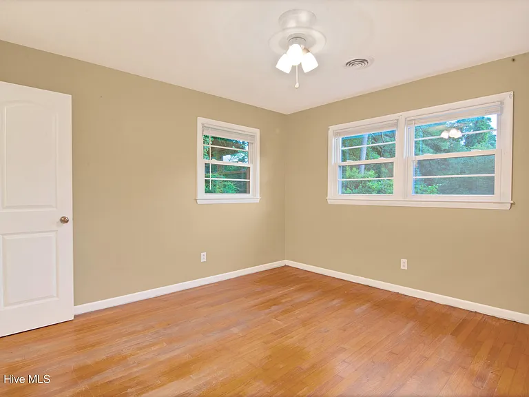 300 Long Acres Dr — Photo 10