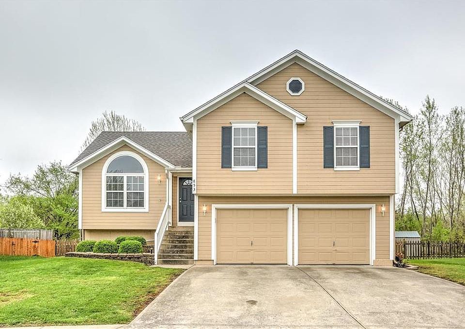 1st image of 853 Woodland Dr