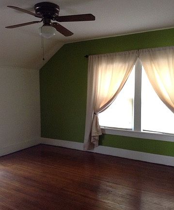 3rd image of 627 E Main St