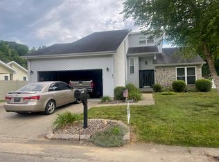 40 E Dorton Blvd, Staffordsville, KY 41256