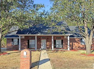 142 Westline Rd, Wake Village, TX 75501