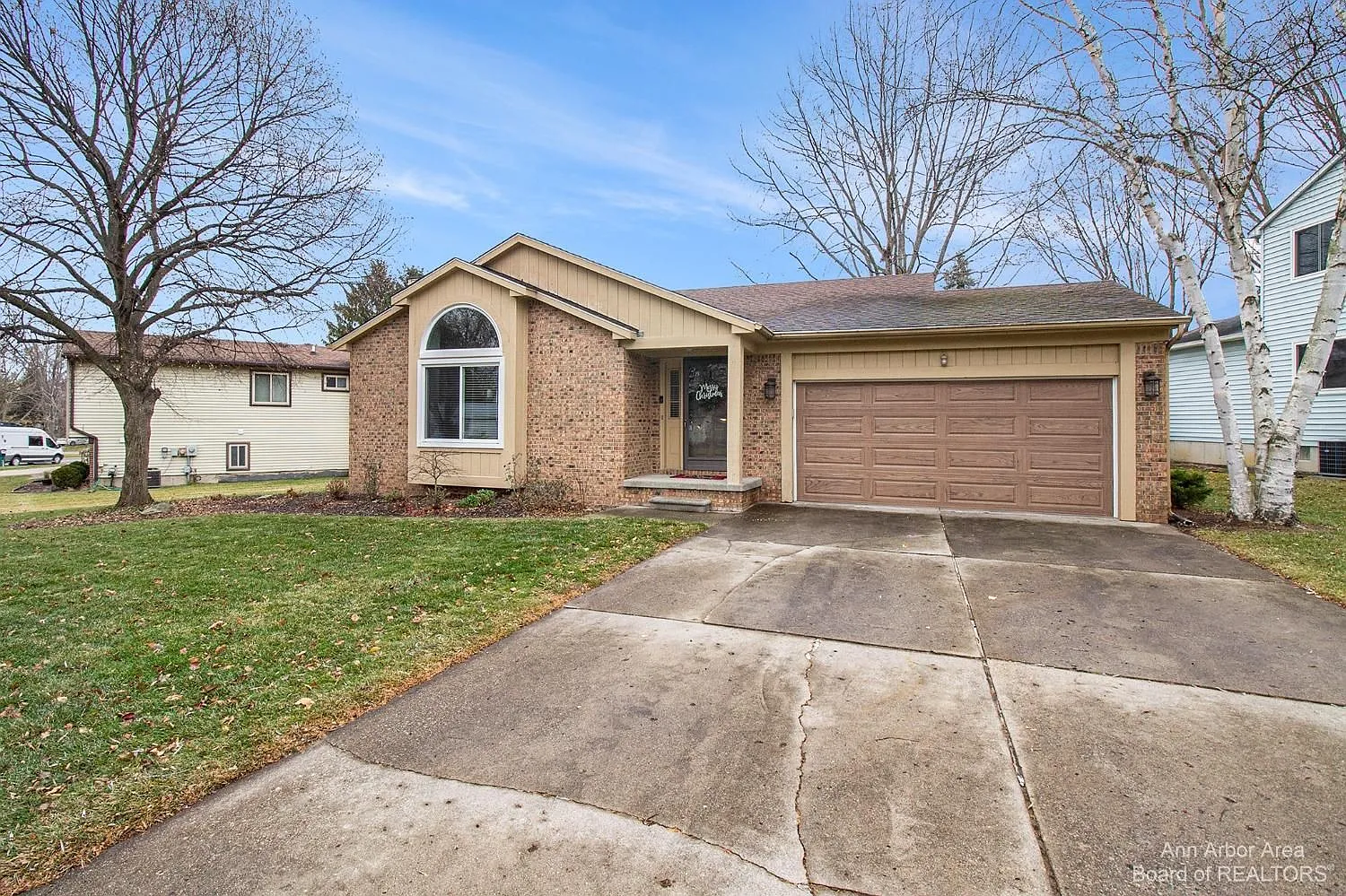 877 Alpine Dr photo 1