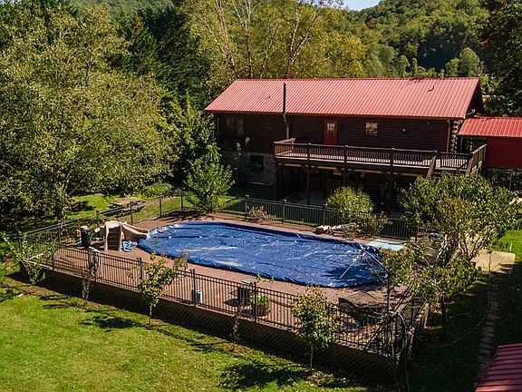 2nd image of 32 Mountain Meadows Dr