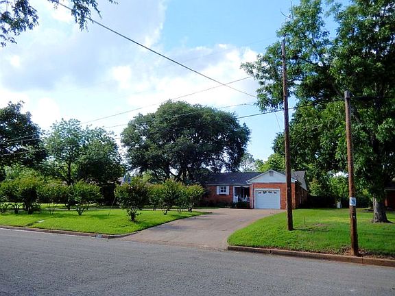 2nd image of 1005 Hilltop Dr