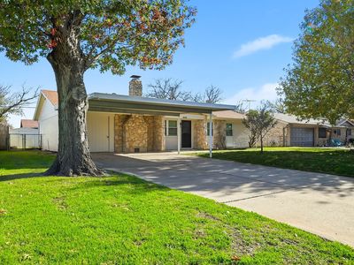 808 Bridle Ave, White Settlement, TX, 76108