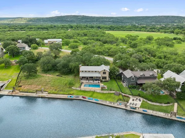 186 Sleepy Oaks Drive, Kingsland, TX 78639