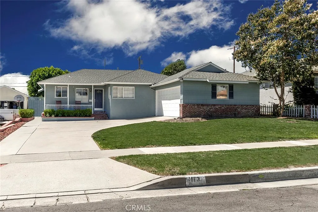 Building Photo - 1113 Riedel Ave