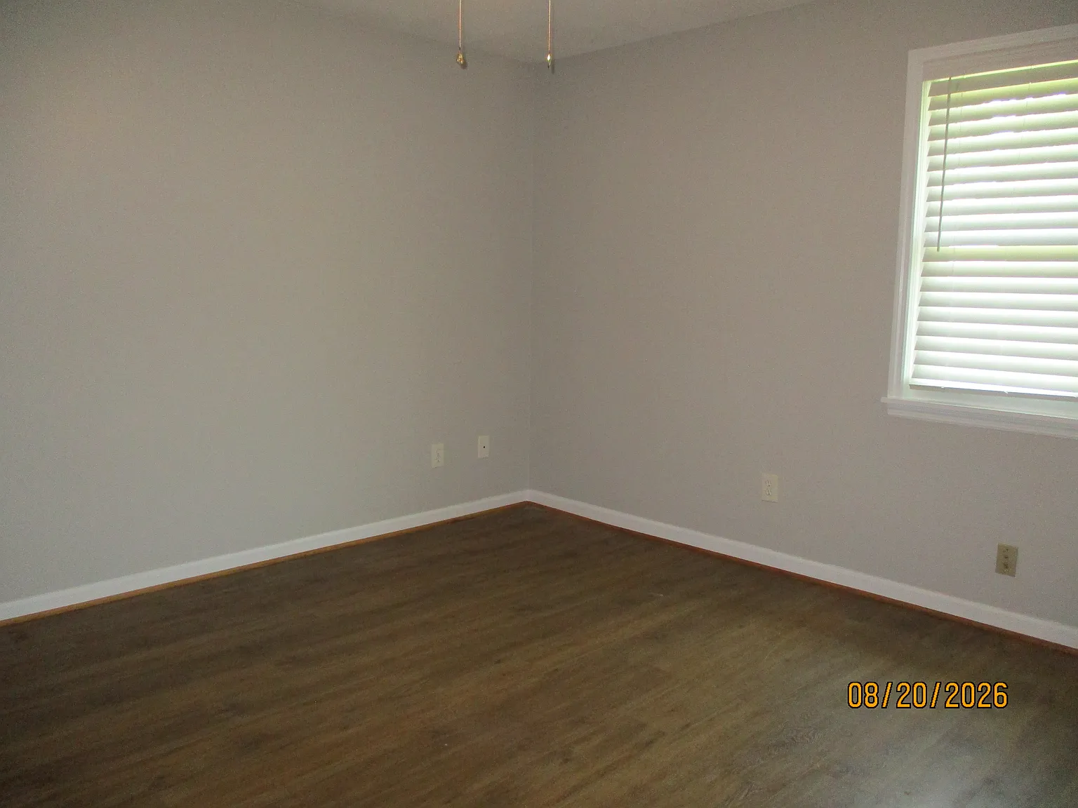 2 bed, 950 sqft, $1,200 — Photo 3