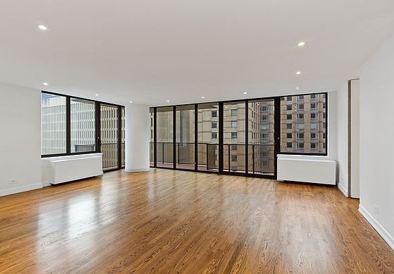 3rd image of 161 W 61st St APT 14G