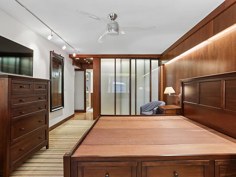 100 W 57th St #6R — Photo 11