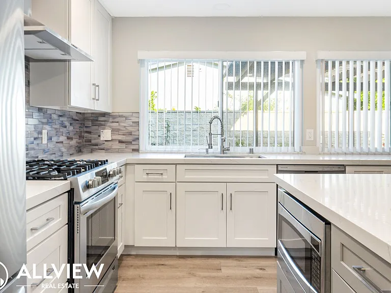 20542 Kelvingrove Ln — Photo 13