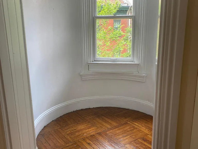 237 S 21st St #6 — Photo 4