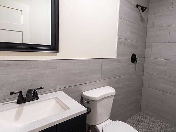 5th image of 221 E C St #1-D