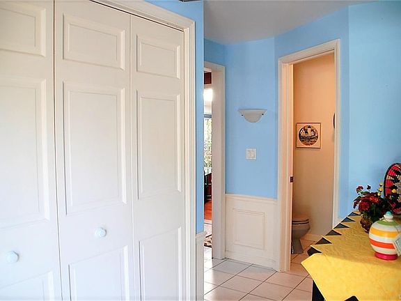 3rd image of 8090 Centre Ln