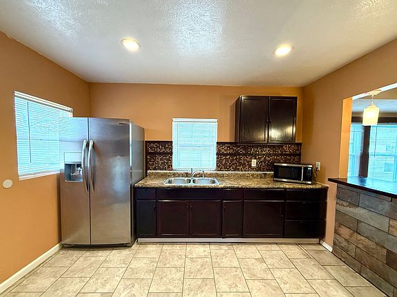 4th image of 2404 Avenue B