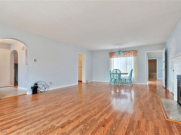 5th image of 501 Woodrow St NW