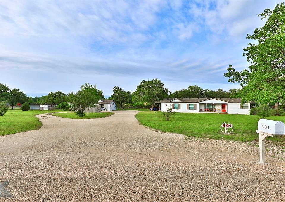 1st image of 601 Sandy Ln