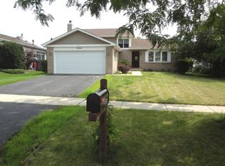 2880 Brisbane Dr, Lake In The Hills, IL 60156