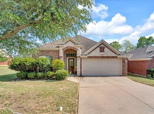 4801 Summer Oaks Ln, Fort Worth, TX 76123
