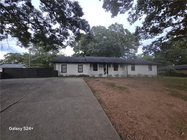 1670 Christian Cir, Conyers, GA 30013