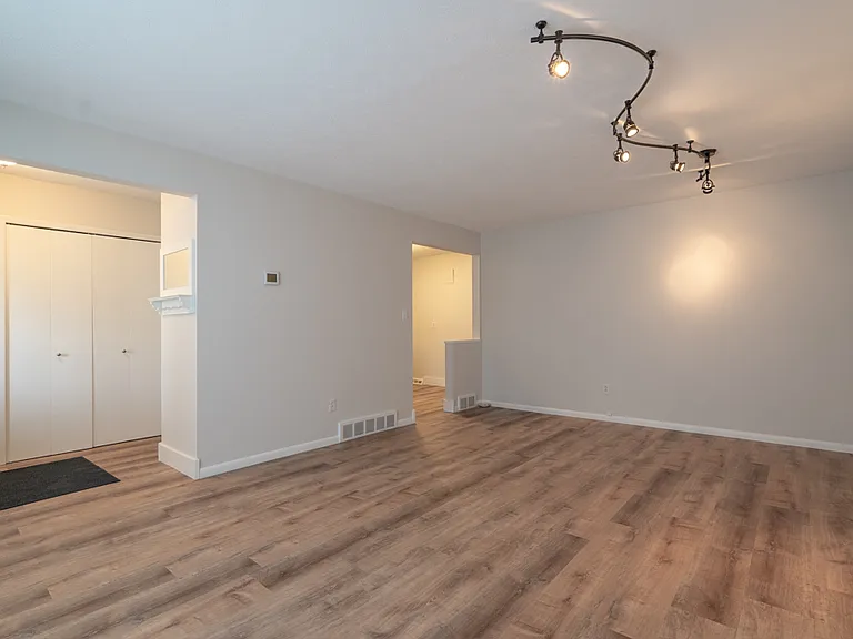 5970 Mayflower Ave — Photo 7
