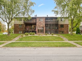 824 McGregor St APT 13, Bloomington, IL 61701