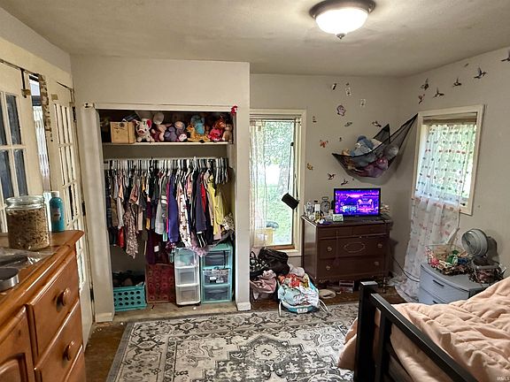 5th image of 654 Mercer Ave
