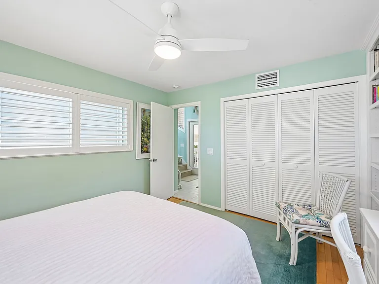Guest bedroom 2/queen bed