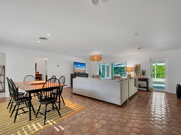 4th image of 535 Honeysuckle Ln