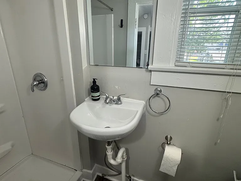 Studio, 1.0 bath, 494 sqft, $650 — Photo 7