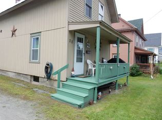 28 Church St, Orleans, VT 05860