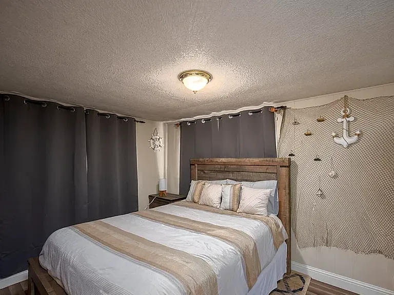 634 N Crestview Dr — Photo 20