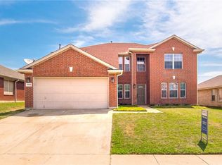 7005 Lake Jackson Dr, Arlington, TX 76002
