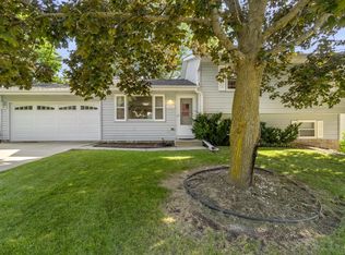 1603 Larkspur Ln, West Bend, WI 53090