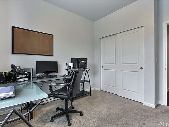 5th image of 602 Sandalwood Dr SW