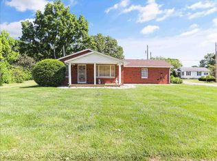 412 E School St, Centerville, IN 47330