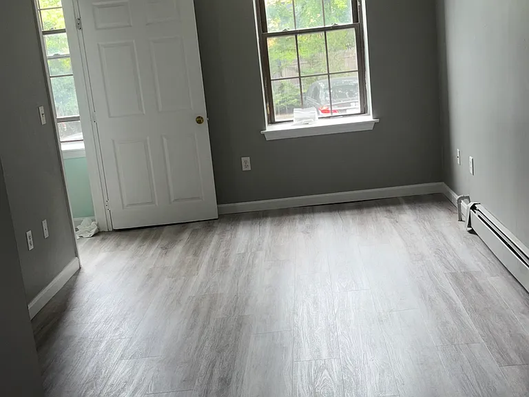 23 Sterling St — Photo 4
