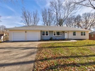 1101 Ridgeway Dr, Liberty, MO 64068