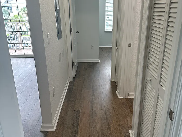 Hallway to other 2 bedrooms/2nd bathroom