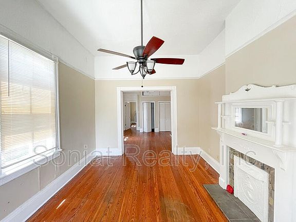 3rd image of 2728 Milan St