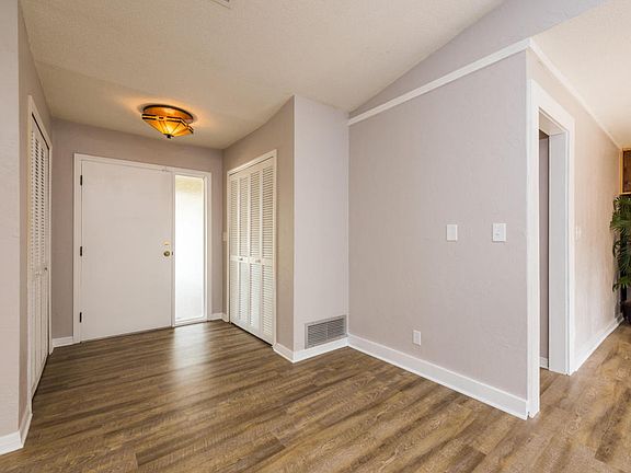 2nd image of 925 Tall Pine Dr