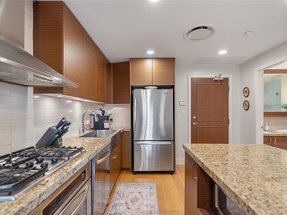 5th image of 1400 Lynburne Pl #618