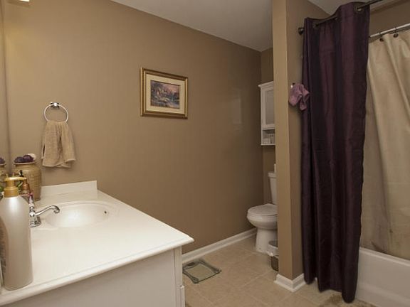 3rd image of 104 Earline Dr