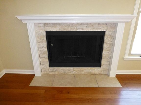3rd image of 309 Bainbridge Dr APT D